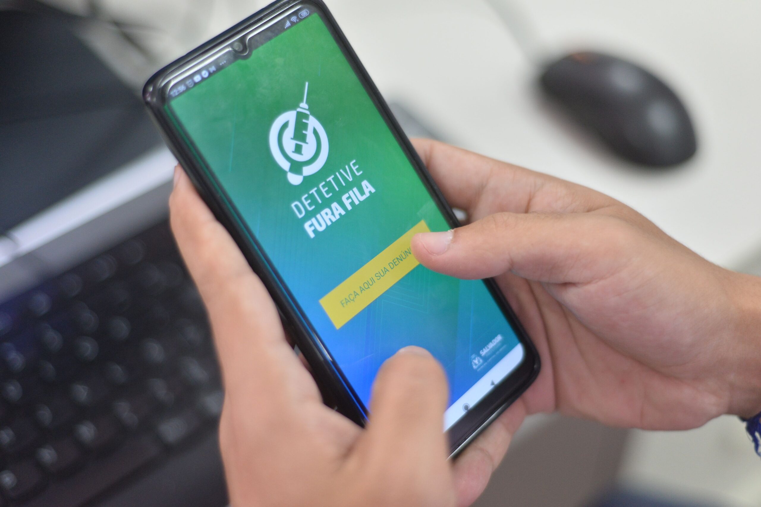 Aplicativo já registrou 18 denúncias de fura-filas da vacina contra a Covid-19