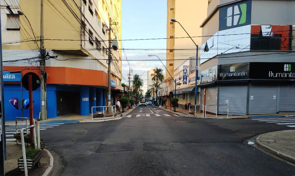 Araraquara, interior de São Paulo, adota lockdown para conter Covid-19
