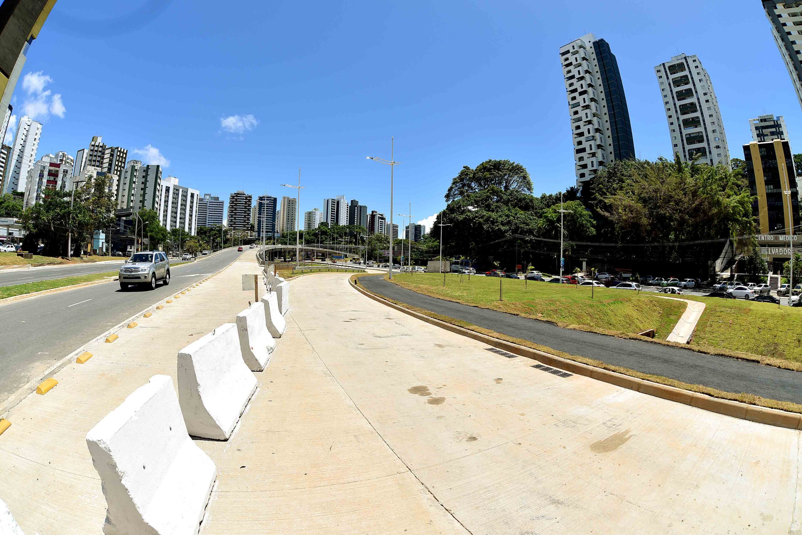 Obras do BRT provocam mudanças no trânsito do Itaigara
