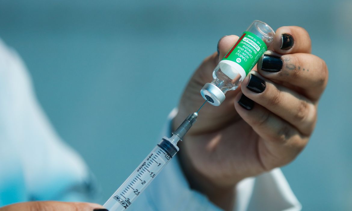 Governo quer comprar 42,5 milhões de doses de vacina contra a Covid-19 até dezembro