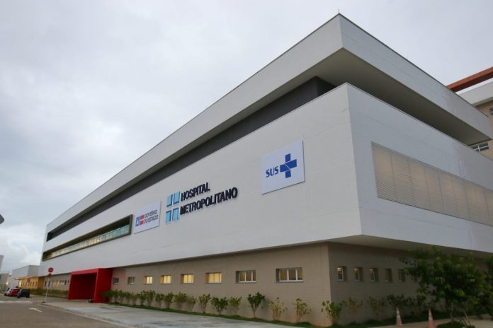 Hospital Metropolitano recebe 40 pacientes no primeiro dia de operação