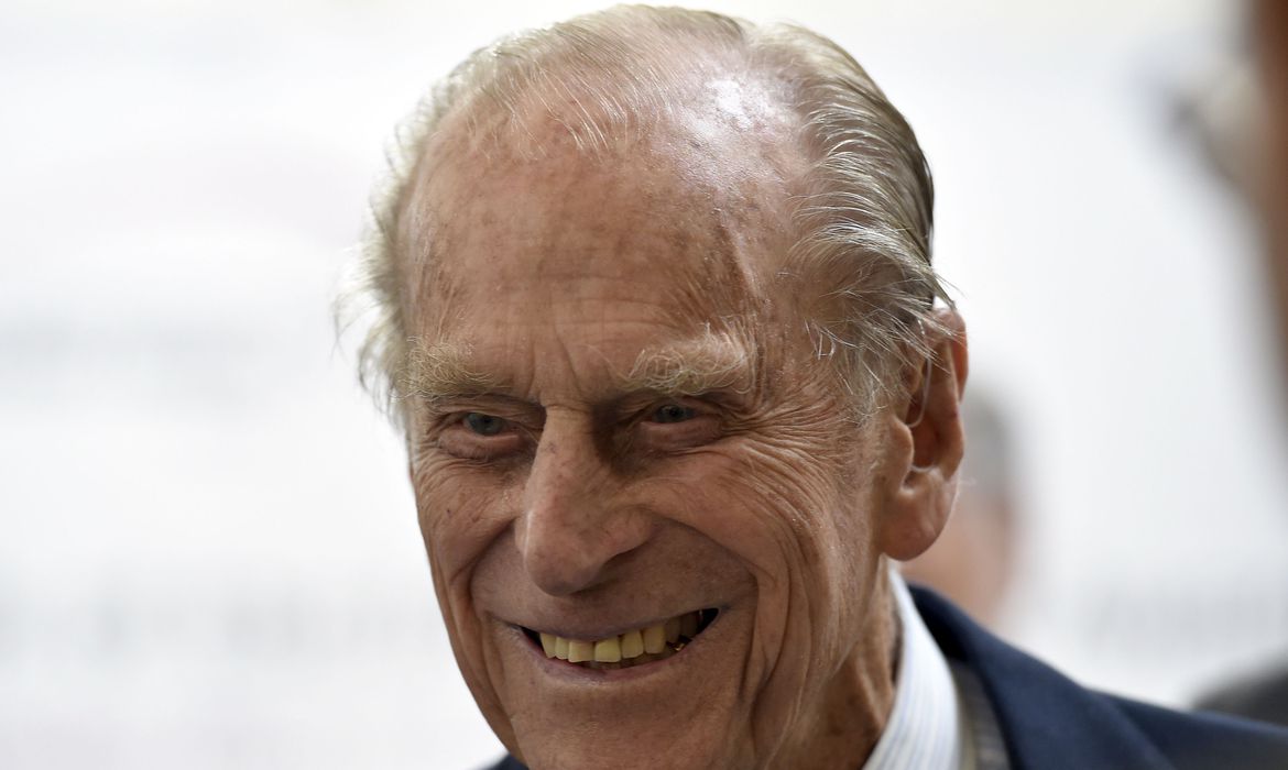 Príncipe Philip, marido da rainha Elizabeth, morre aos 99