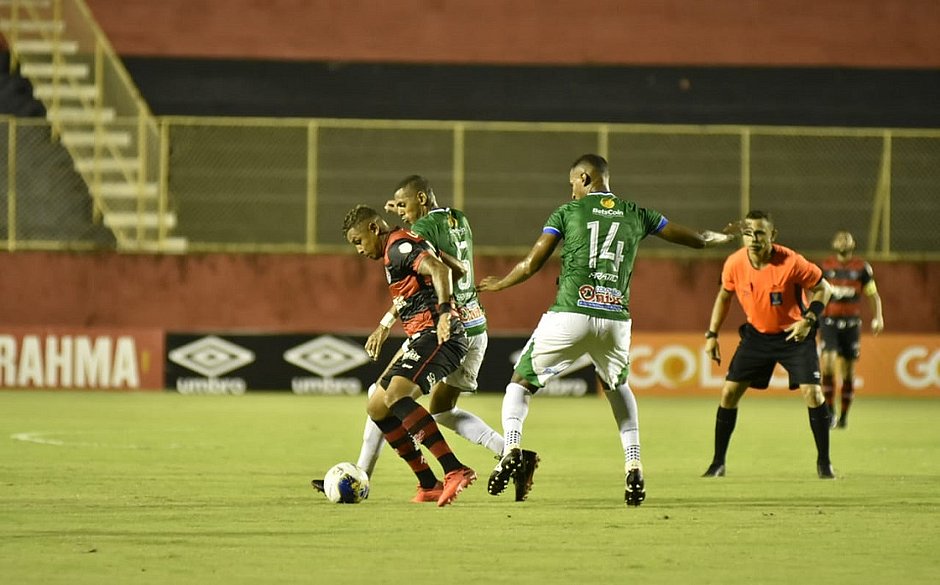 Vitória bate Altos e avança na Copa do Nordeste
