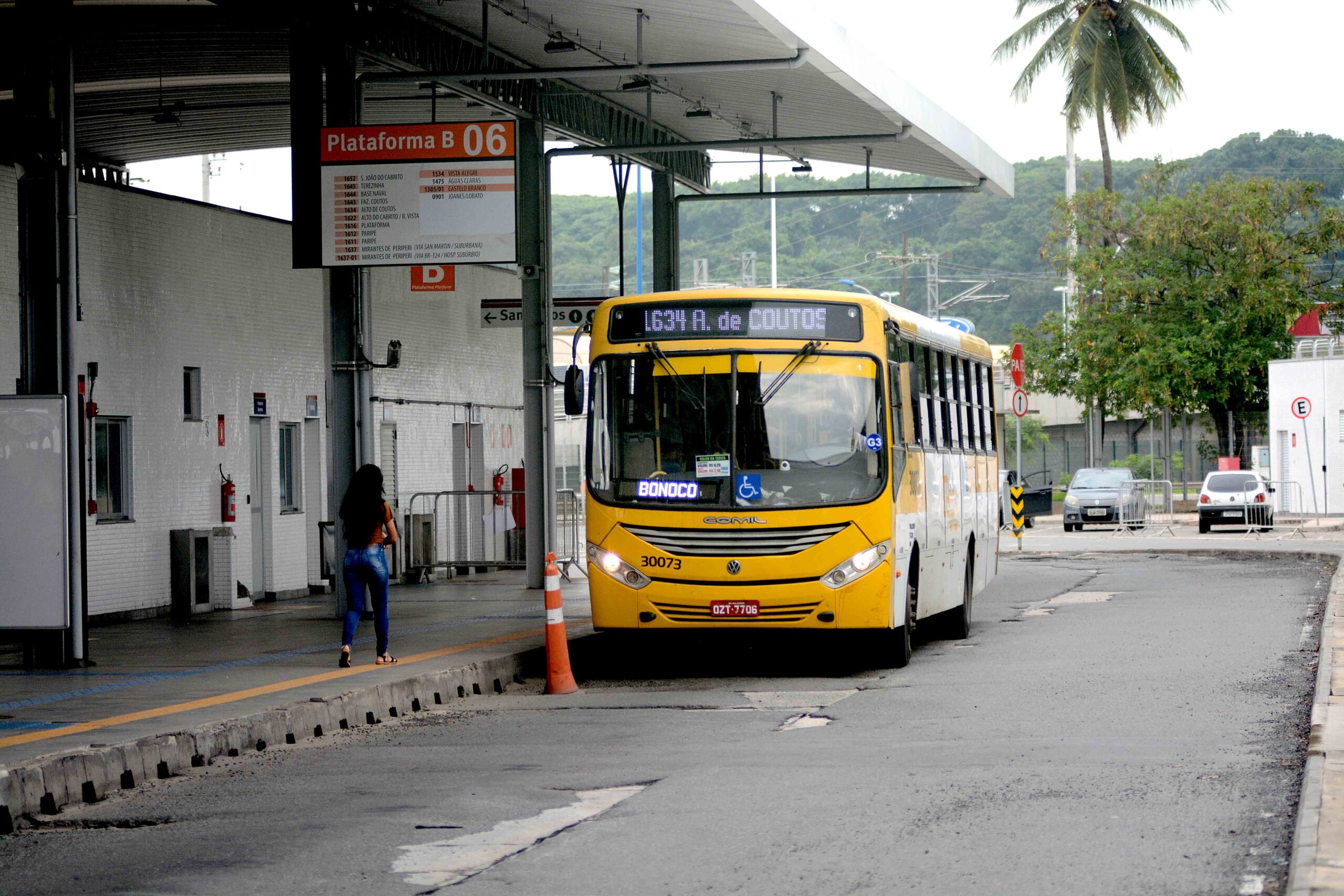 Ônibus circulam até 23h30 nas estações de transbordo