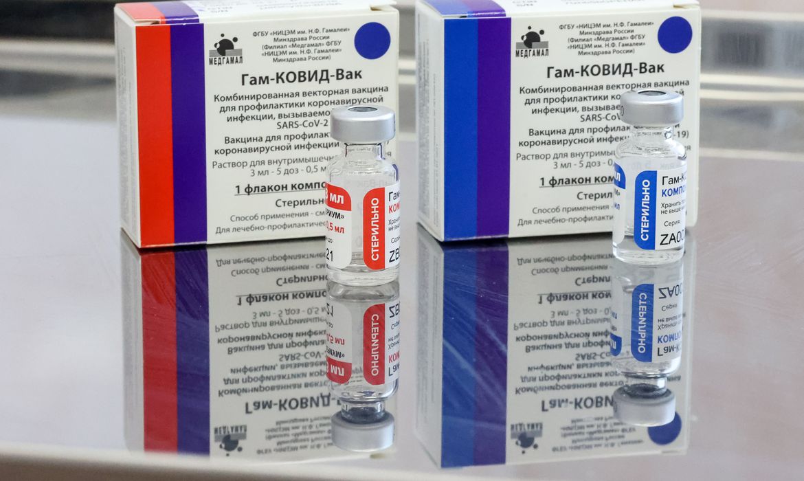 Bahia receberá 300 mil doses da vacina Sputinik V em julho