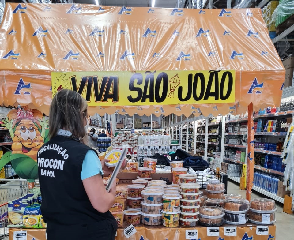 Procon fiscaliza supermercados durante comemorações juninas