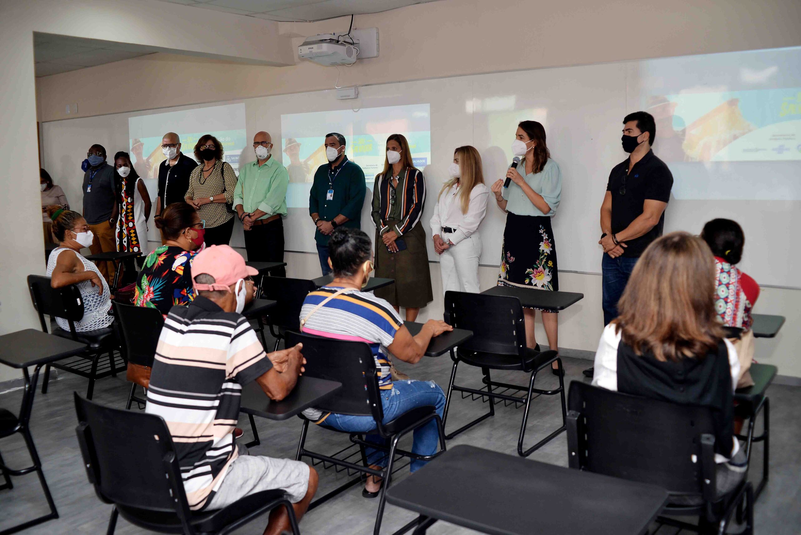 Ambulantes de Salvador participam de cursos de qualificação