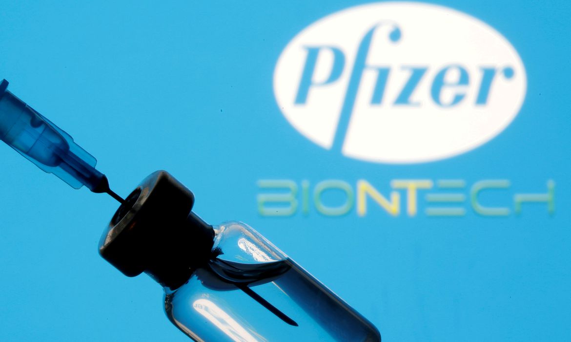 Brasil recebe mais 600 mil doses de vacinas da Pfizer