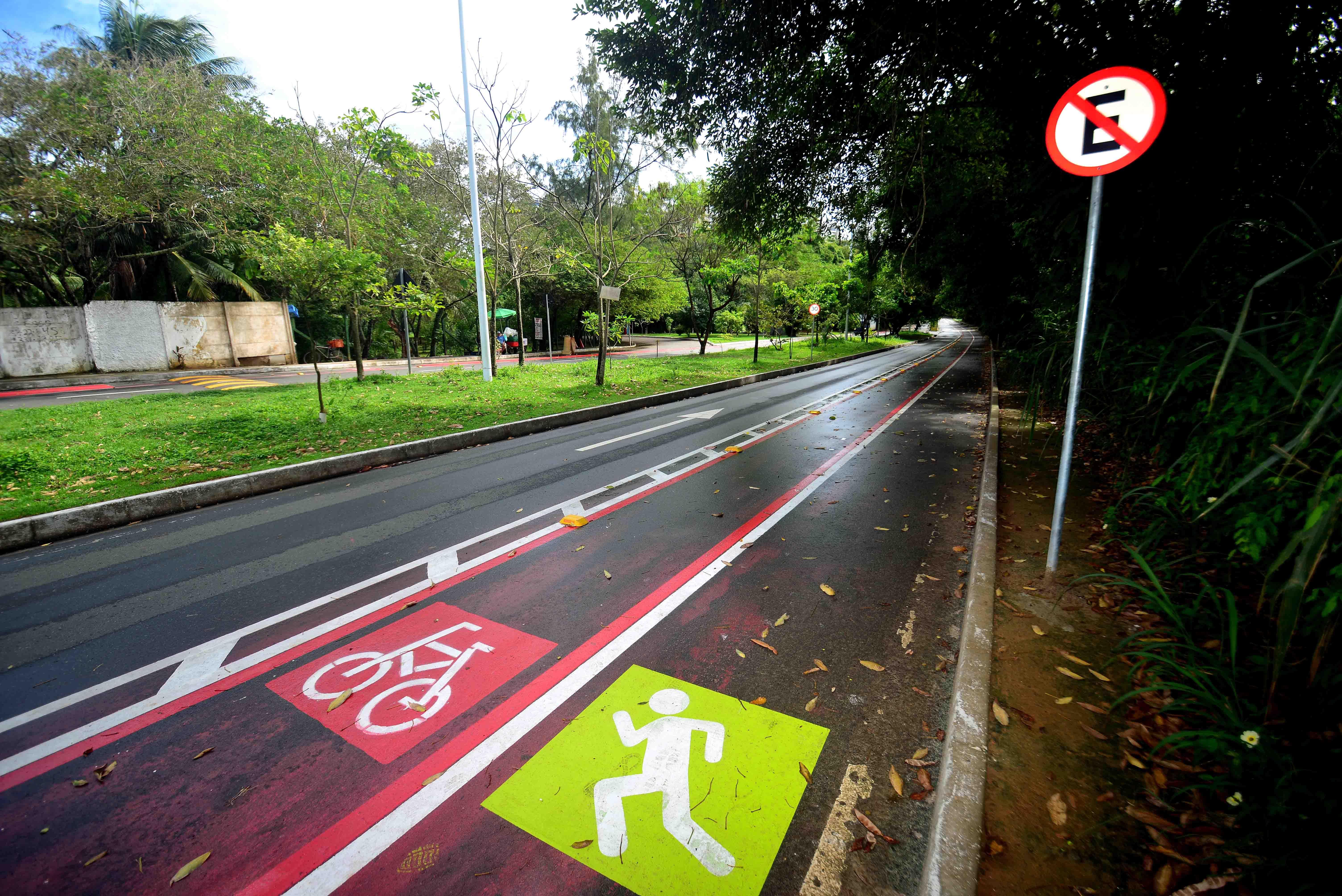 Prefeitura investe na sinalização das vias de tráfego da cidade