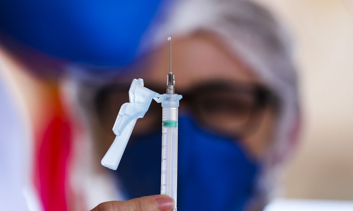 Prefeitura inclui adolescentes de 16 anos na vacinação contra a Covid