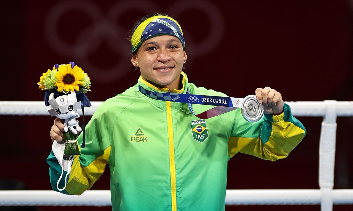 Baiana Bia Ferreira conquista medalha de prata no boxe