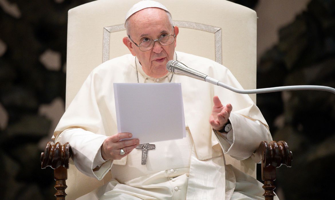 Papa Francisco diz que vacina contra a Covid é “ato de amor”