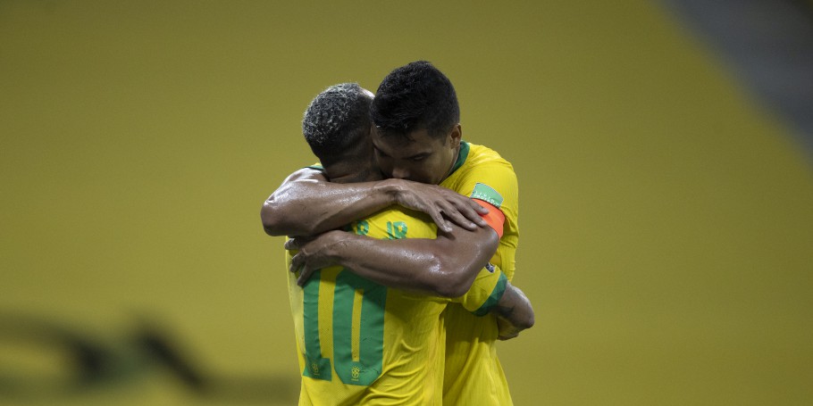 Brasil vence Peru e mantém liderança nas Eliminatórias
