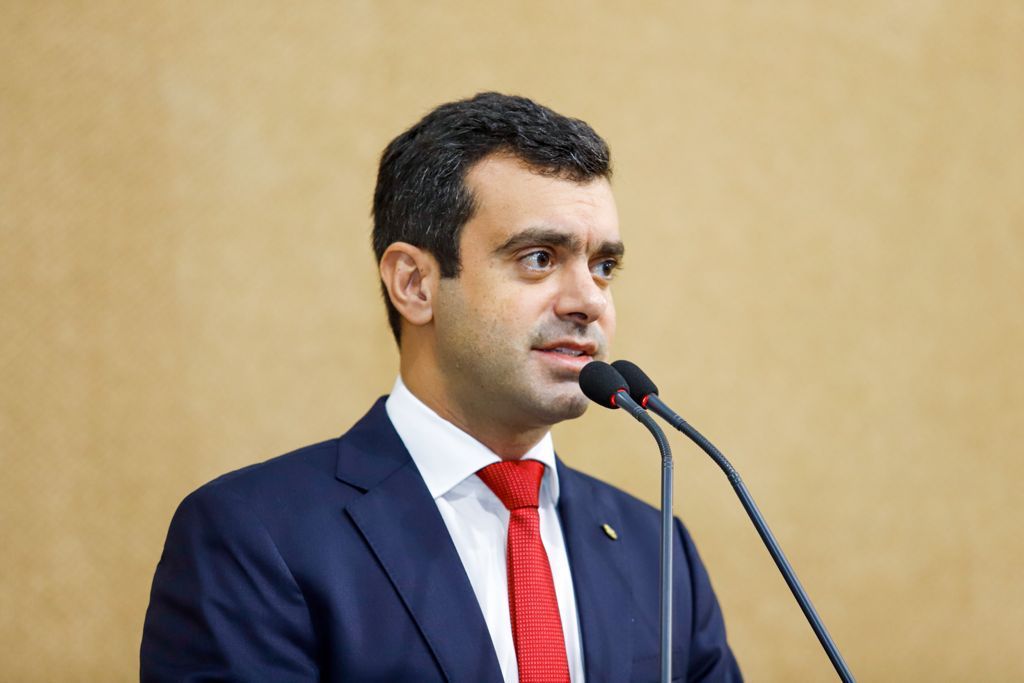 Governador Rui Costa atende pedido do deputado Tiago Correia e libera público nos estádios