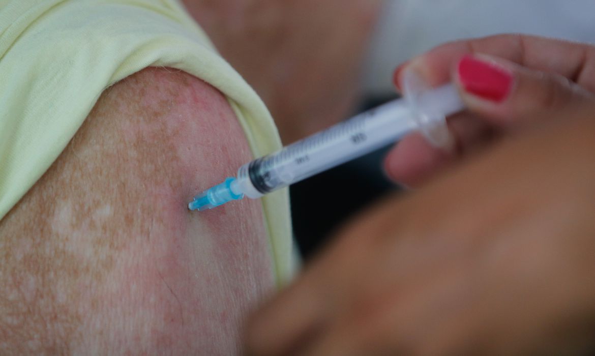 Ação especial vacina contra a Covid na Estação da Lapa