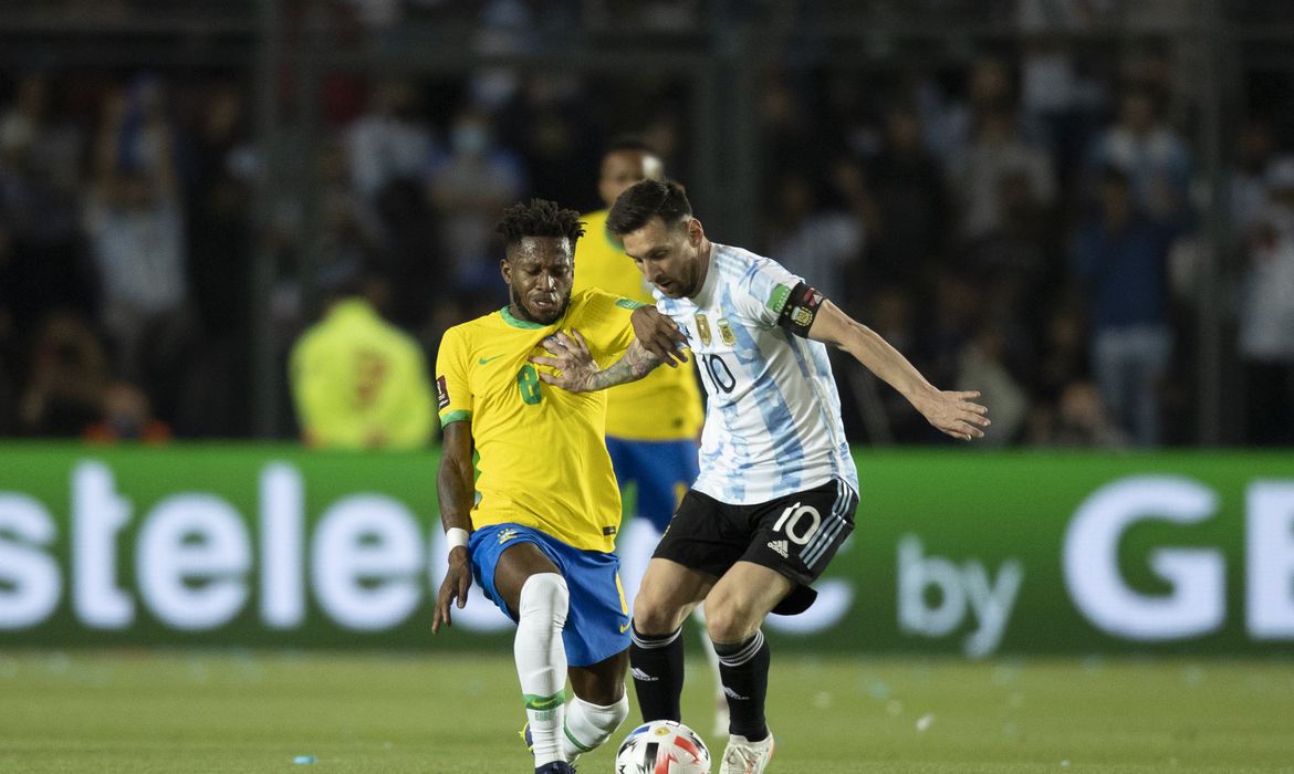 Em jogo com lances ríspidos, Brasil e Argentina ficam no 0 a 0