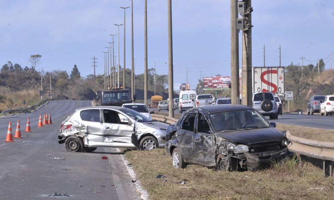 Pesquisadores criam proteção que amortece impacto de batidas em postes