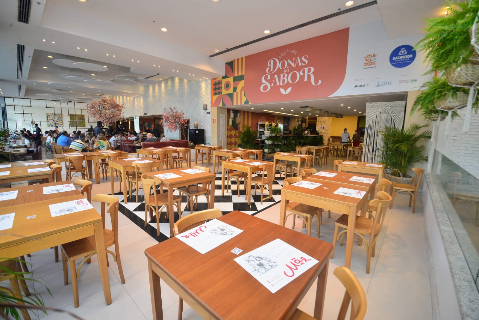 Restaurante Donas do Sabor é inaugurado no Shopping Barra