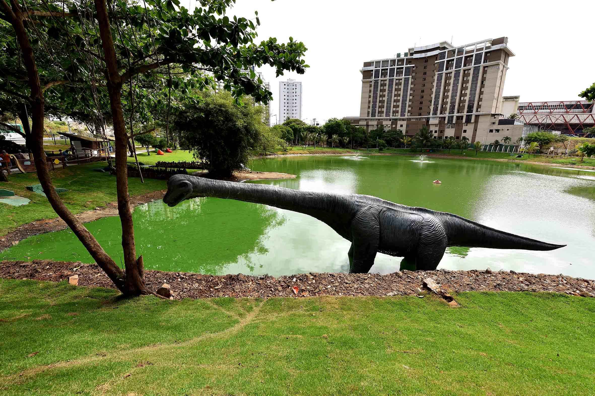Parque Lagoa dos Dinossauros volta a funcionar nesta quinta (30)