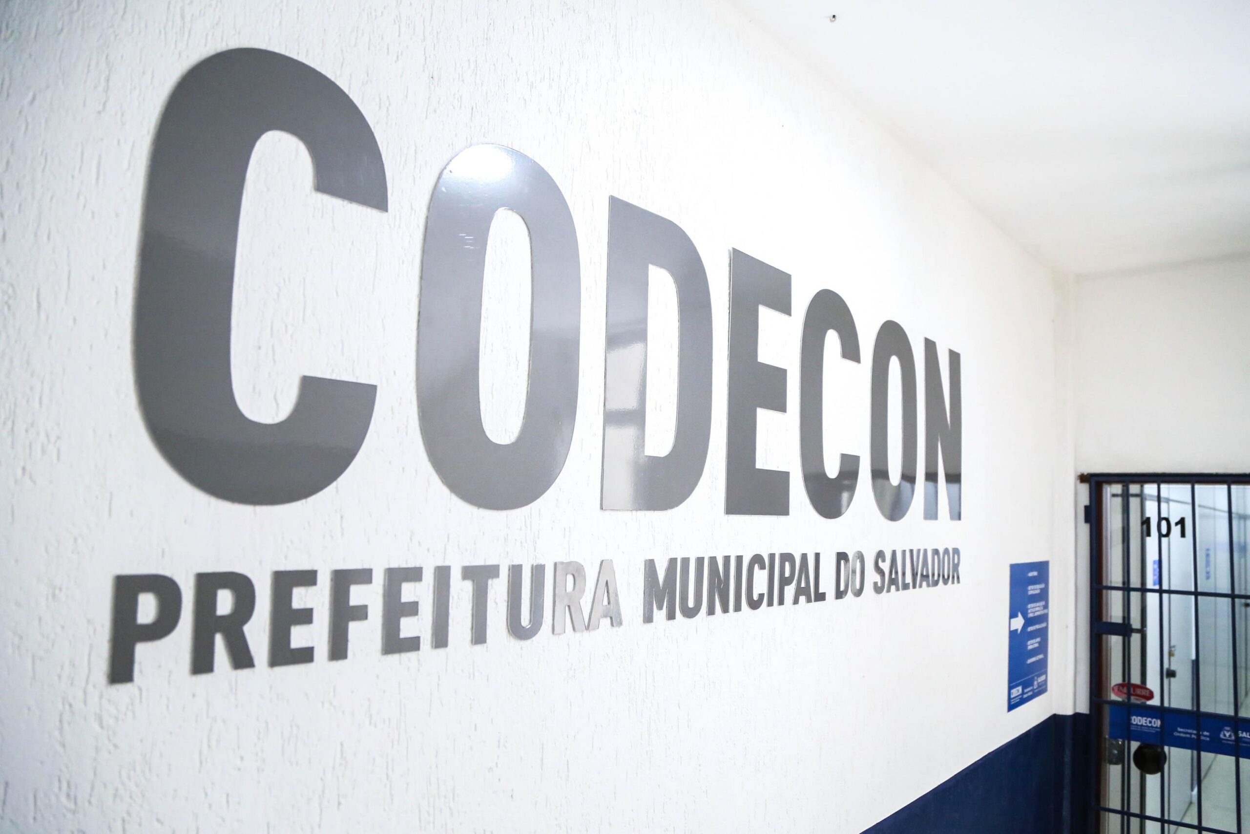 Codecon autua 13 instituições educacionais em Operação Escola