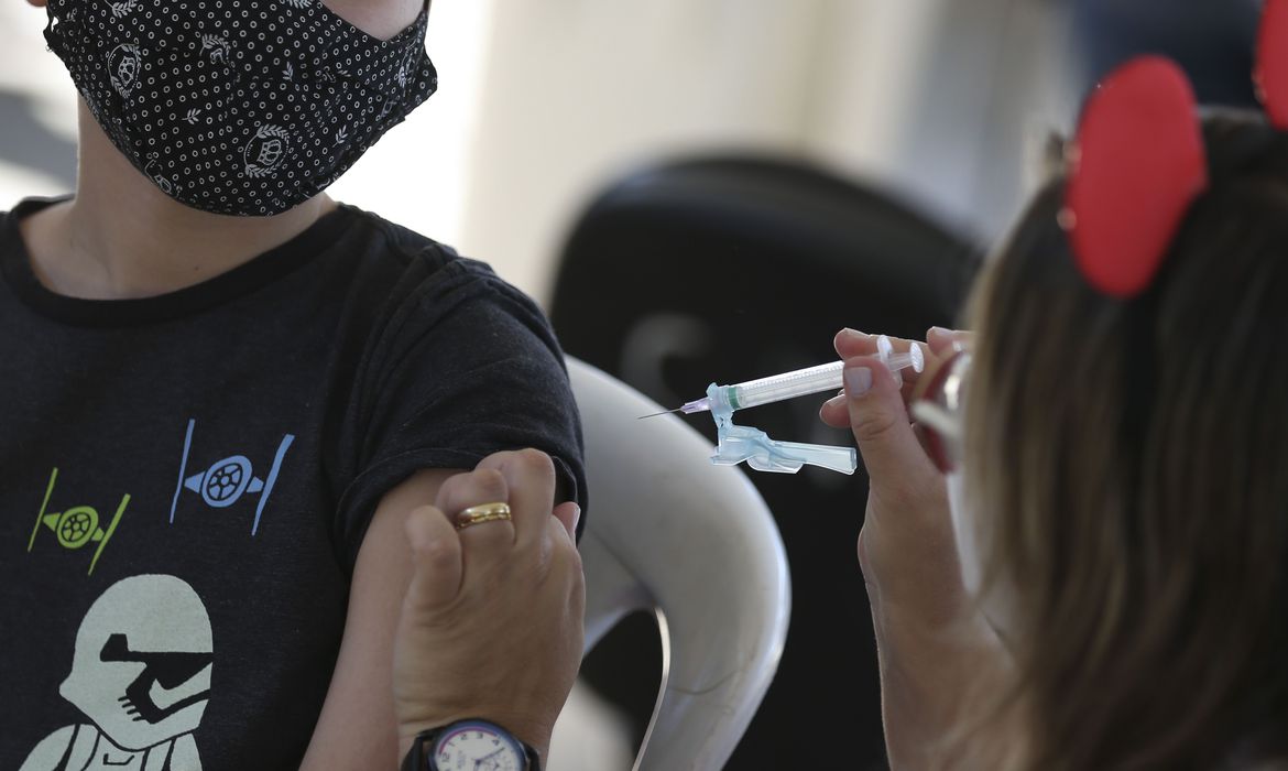 Saúde promove “Vacinação Invertida” para aplicação da 3ª dose