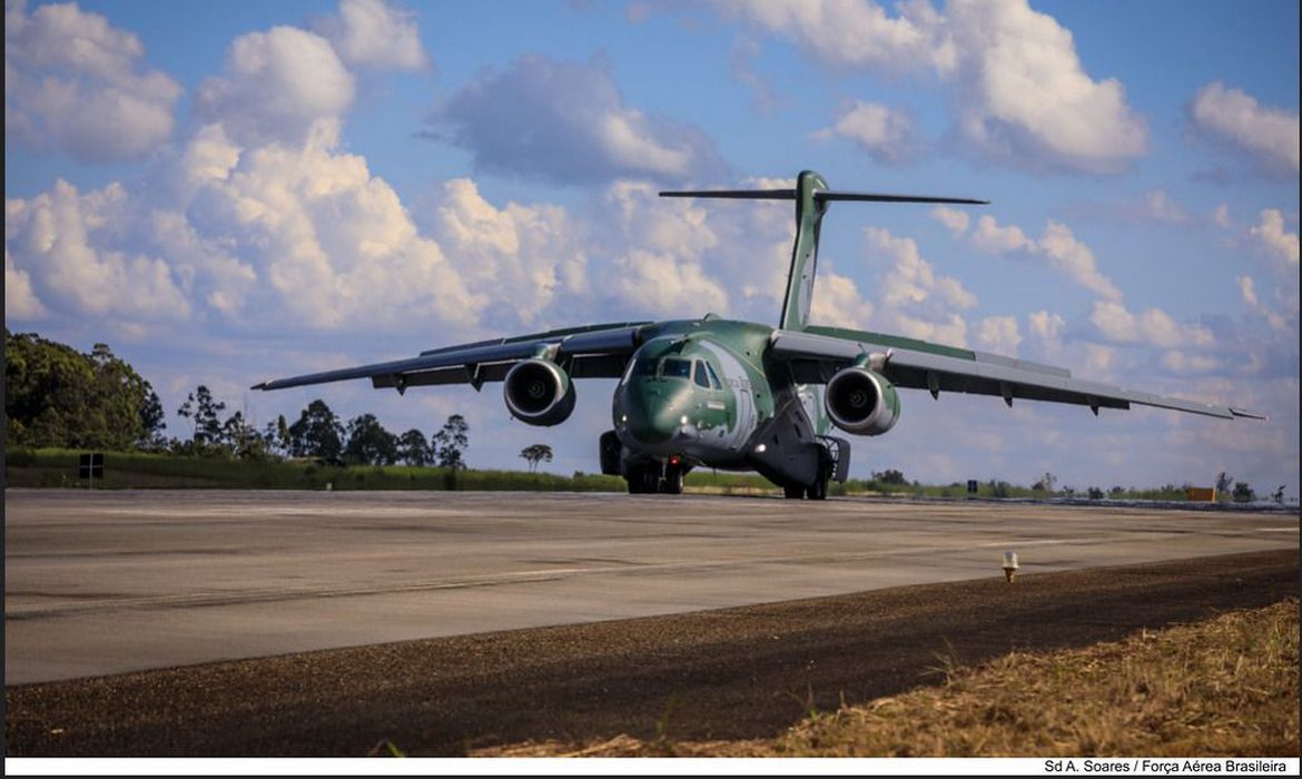 FAB coloca aviões de prontidão para retirar brasileiros da Ucrânia