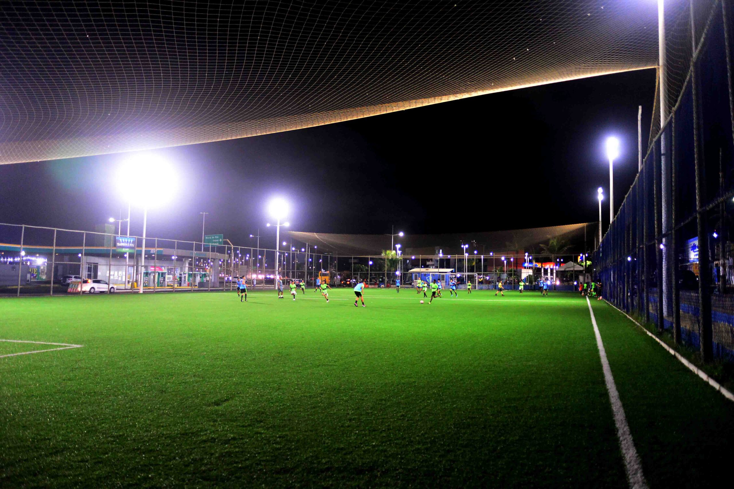 Iluminação em LED incentiva a prática esportiva em Salvador