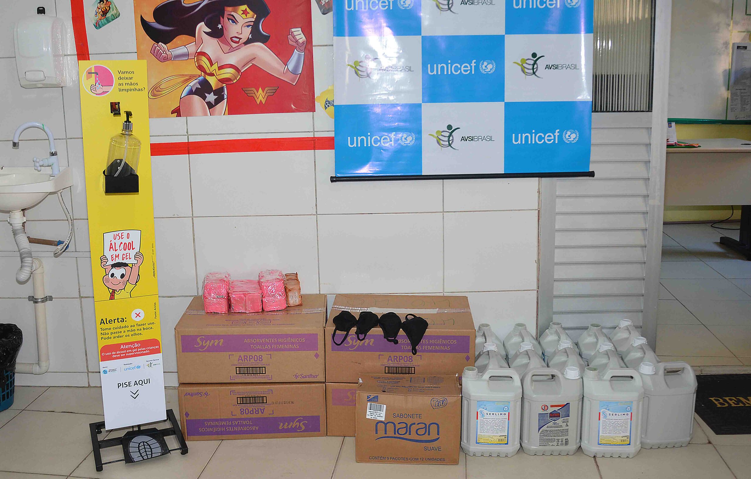 Escolas de Salvador recebem kits de higienização do Unicef