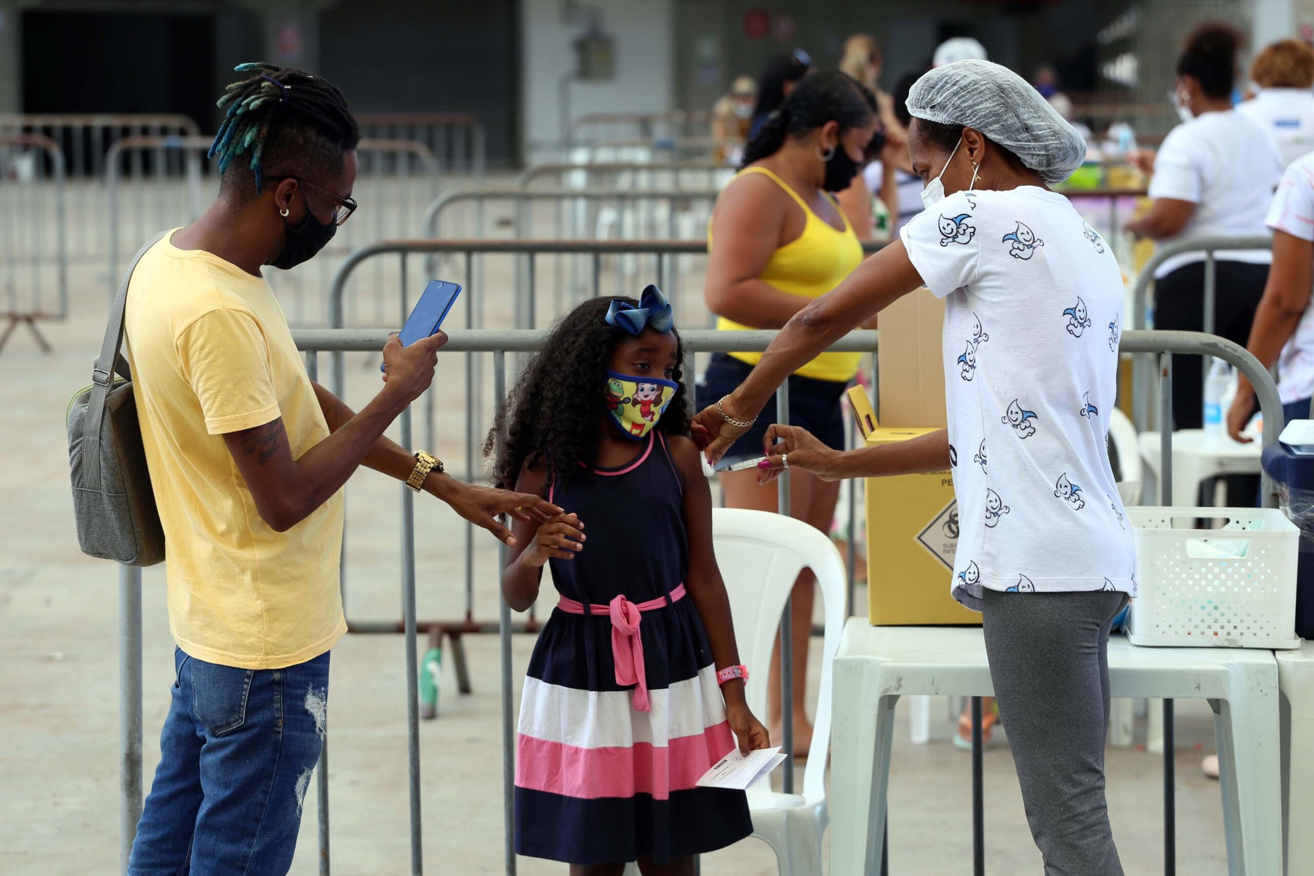 Vacinação contra Covid-19 contempla crianças residentes na Bahia neste sábado (26)