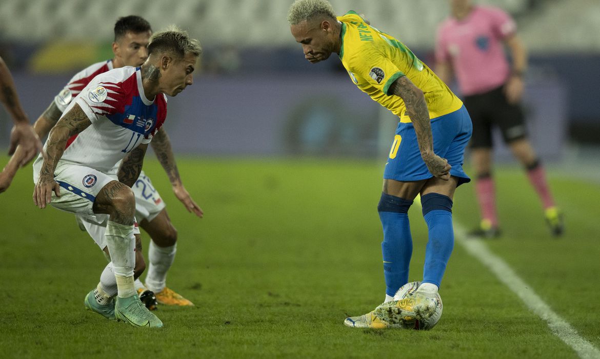 Com novidades na seleção, Brasil enfrenta Chile no Maracanã