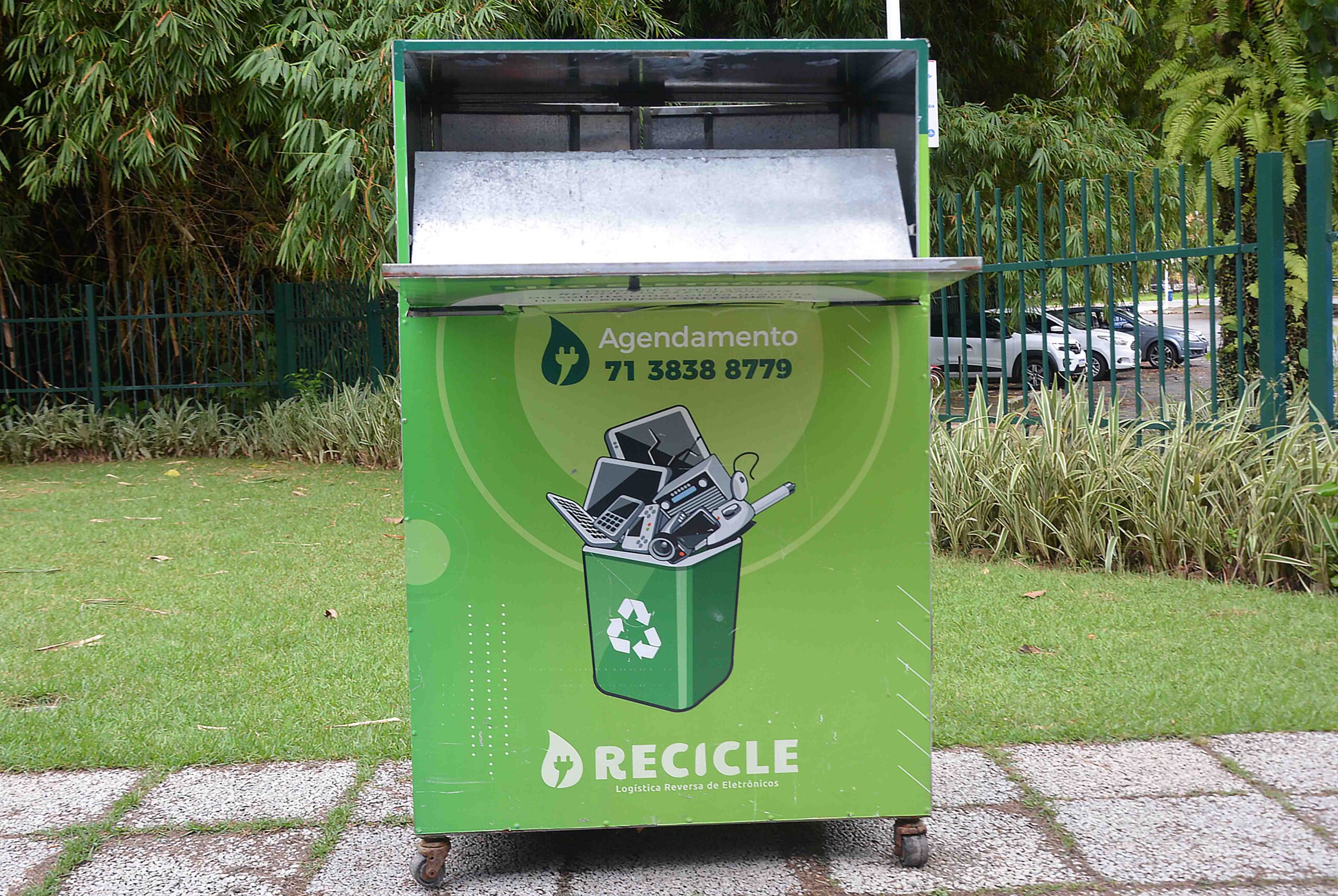Espaço Colabore ganha caixa para descarte de lixo eletrônico