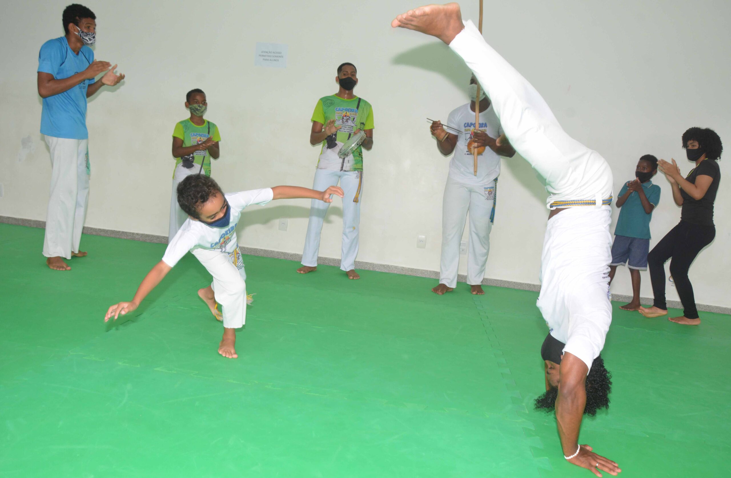 Subúrbio 360 oferta vagas para aulas de capoeira para crianças de 5 a 7 anos