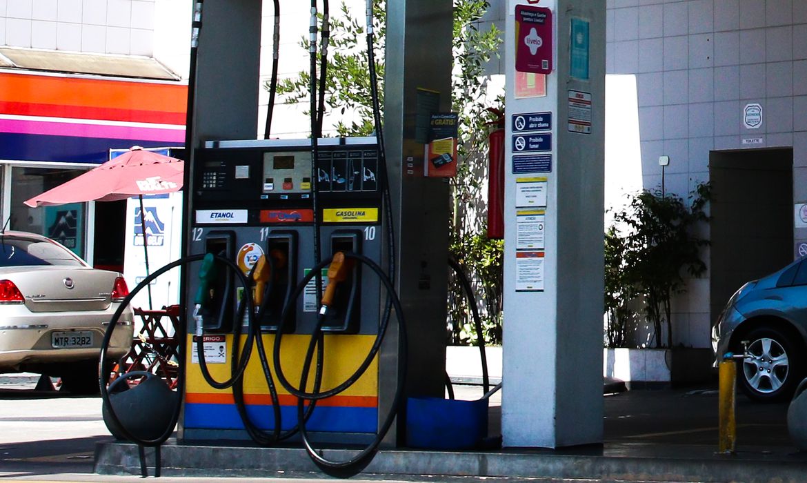 Postos terão duas formas de apresentar preços dos combustíveis