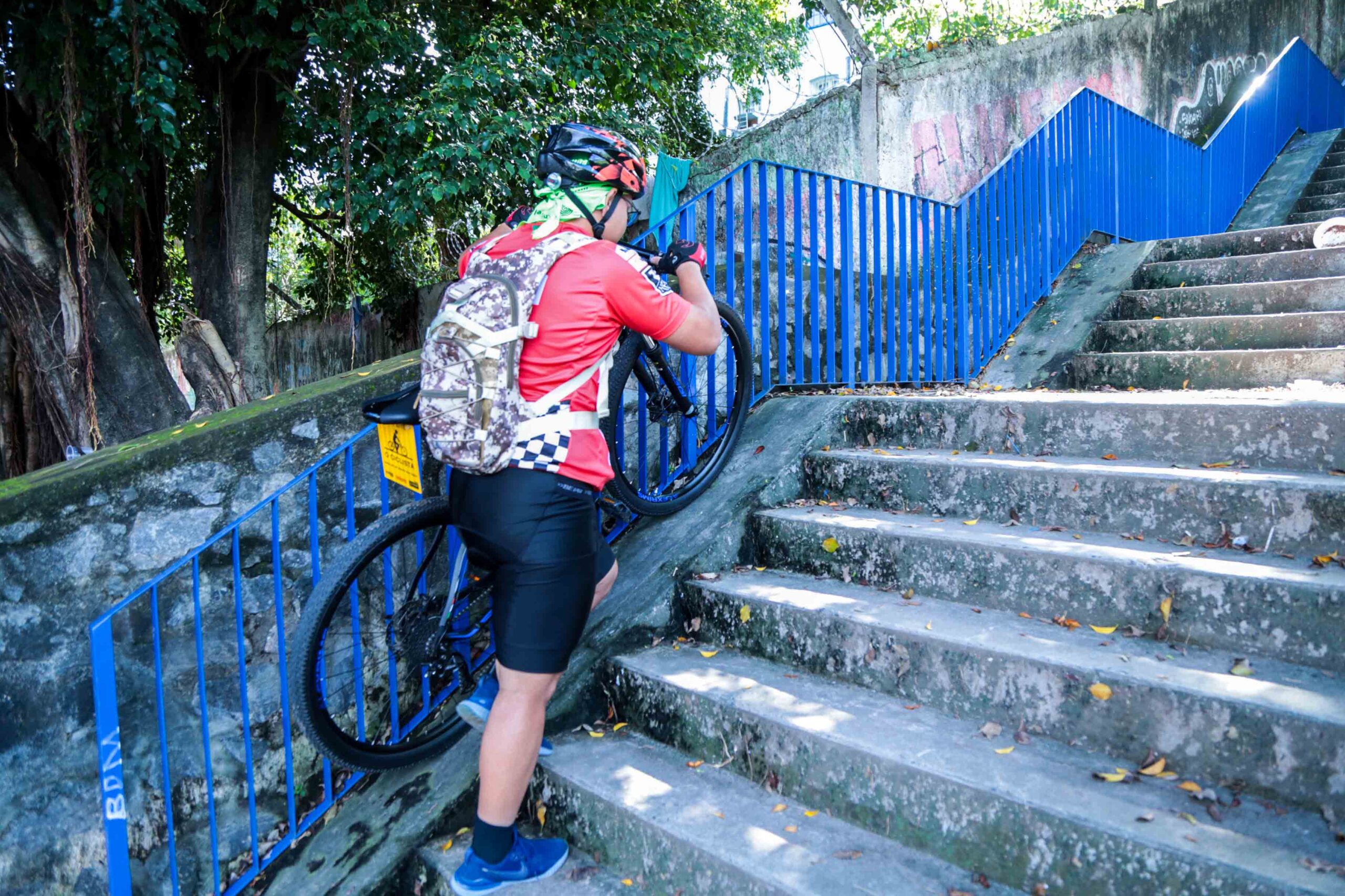 Escadarias adaptadas facilitam o uso de bicicleta em Salvador