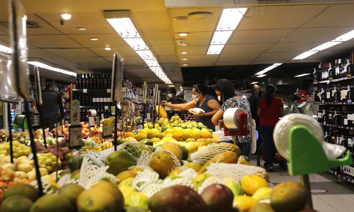 Micro e pequenos empresários mantêm otimismo pelo quarto mês seguido