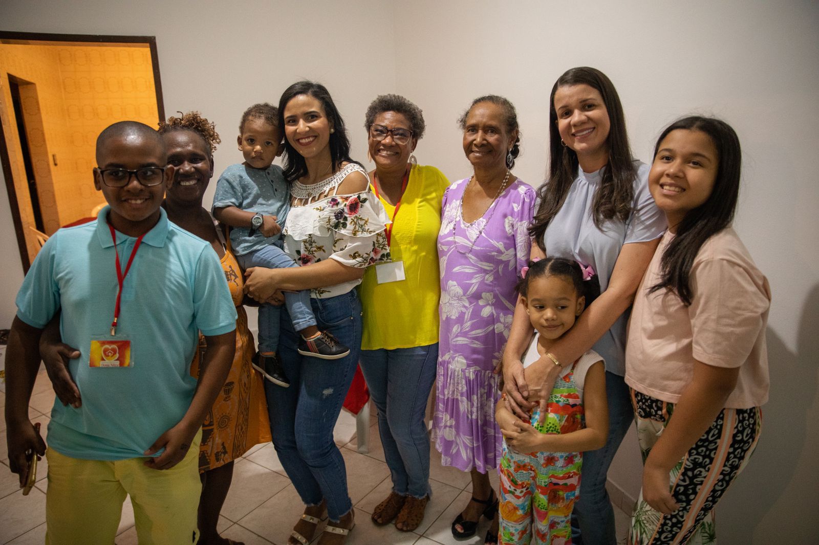 Viúva de Lázaro participa de inauguração de associação para acolher idosos e crianças