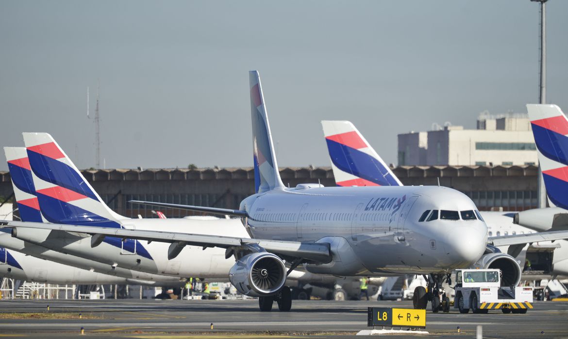 Preço do querosene de aviação cai 0,84% a partir deste sábado (1º)