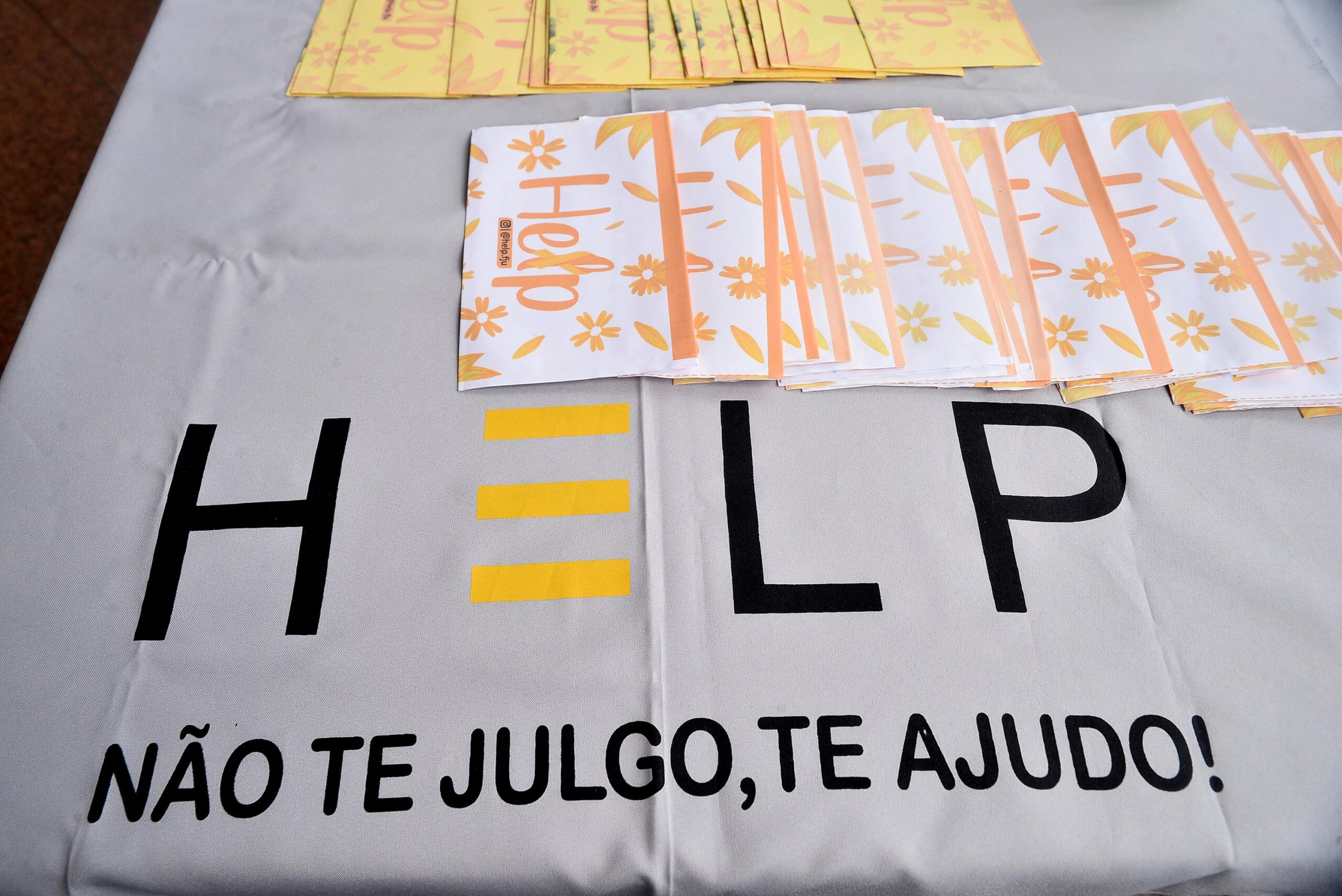 Parceria leva campanha Setembro Amarelo aos ascensores de Salvador