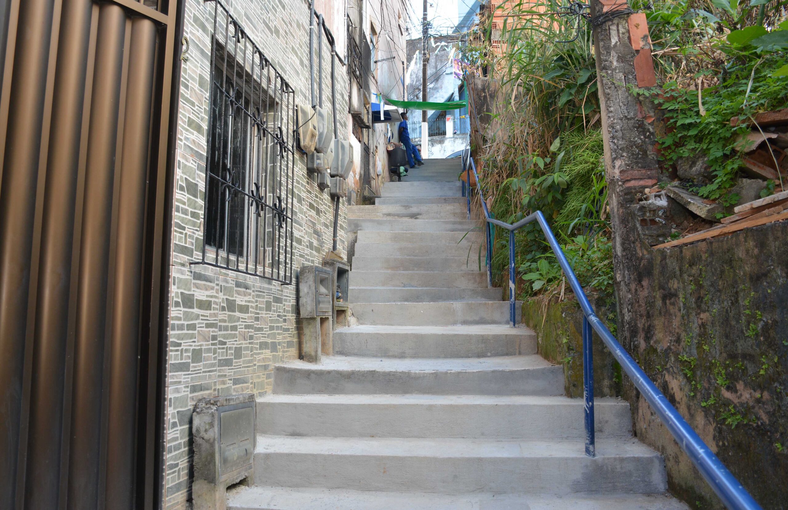 Programa Degrau no Grau segue na recuperação de escadarias em Salvador