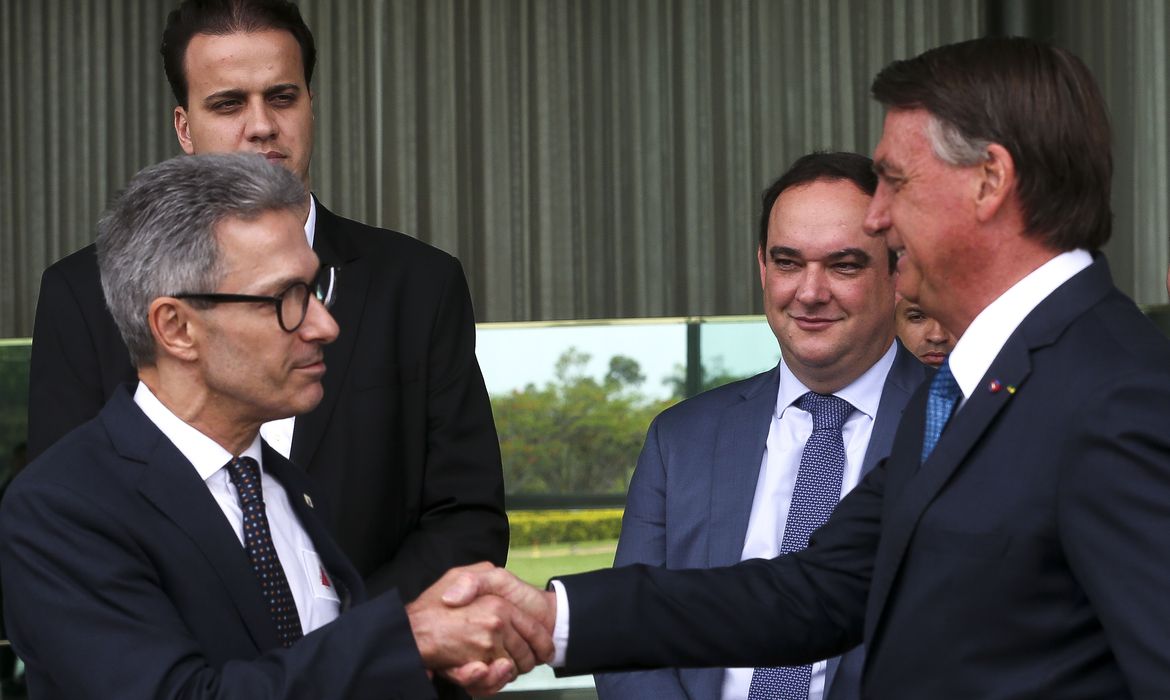Governadores de Minas e Rio anunciam apoio à candidatura de Bolsonaro