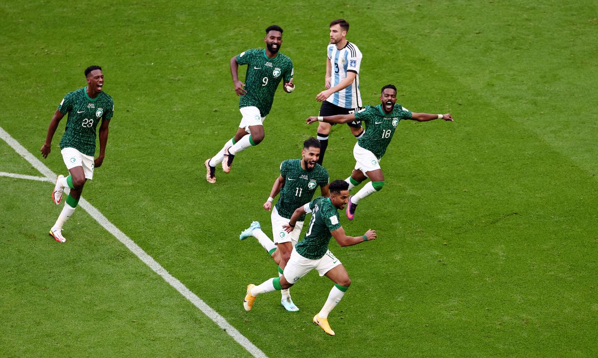 Na primeira zebra da Copa, Arábia Saudita vence a Argentina