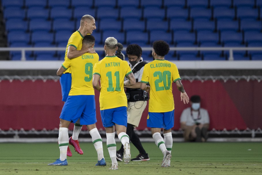 Em busca do hexa, Brasil tem time ofensivo contra a Sérvia