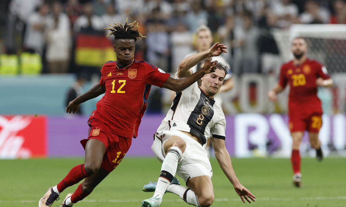 No melhor jogo da Copa, Alemanha e Espanha empatam em 1 a 1