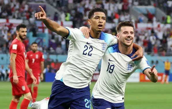 Em sua melhor estreia em um Mundial, Inglaterra goleia Irã por 6 a 2