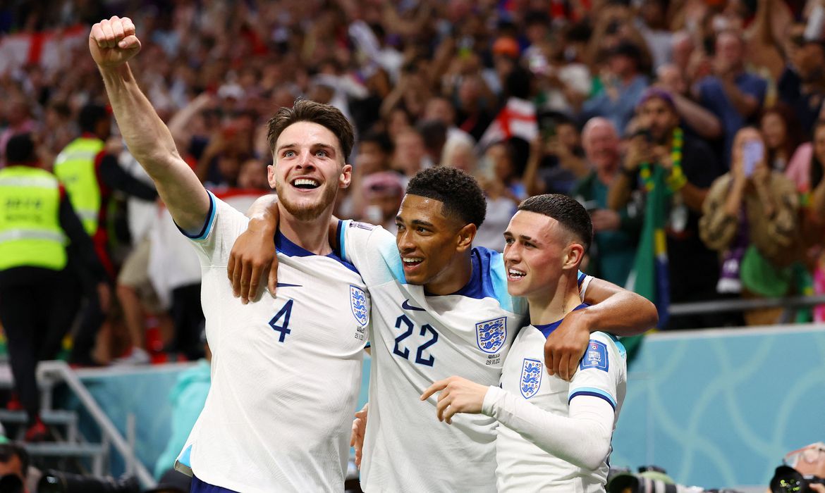 Inglaterra despacha País de Gales e avança na Copa