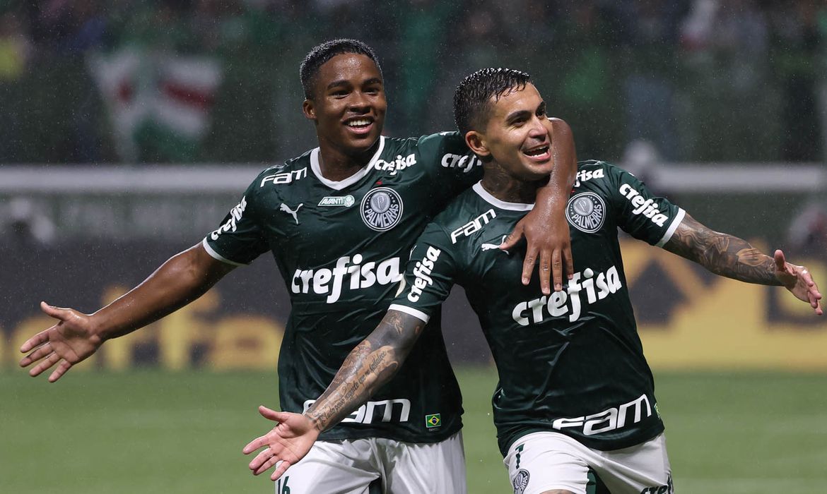 Palmeiras comemora título Brasileiro com goleada sobre o Fortaleza