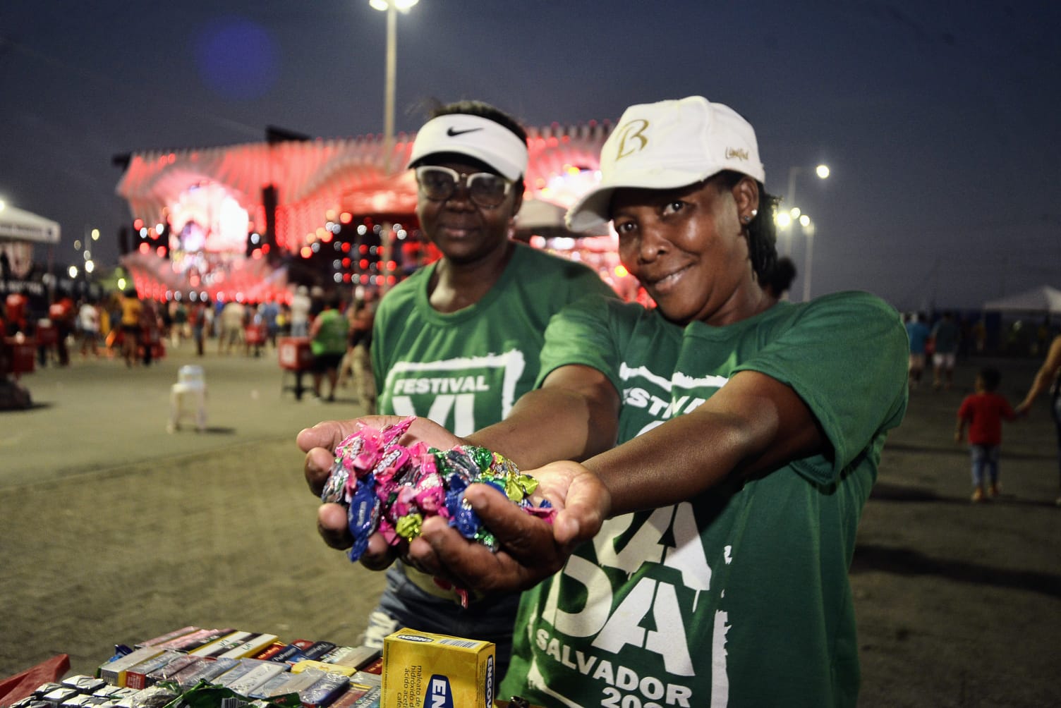 Ambulantes chegam a dobrar faturamento com vendas no Festival Virada Salvador