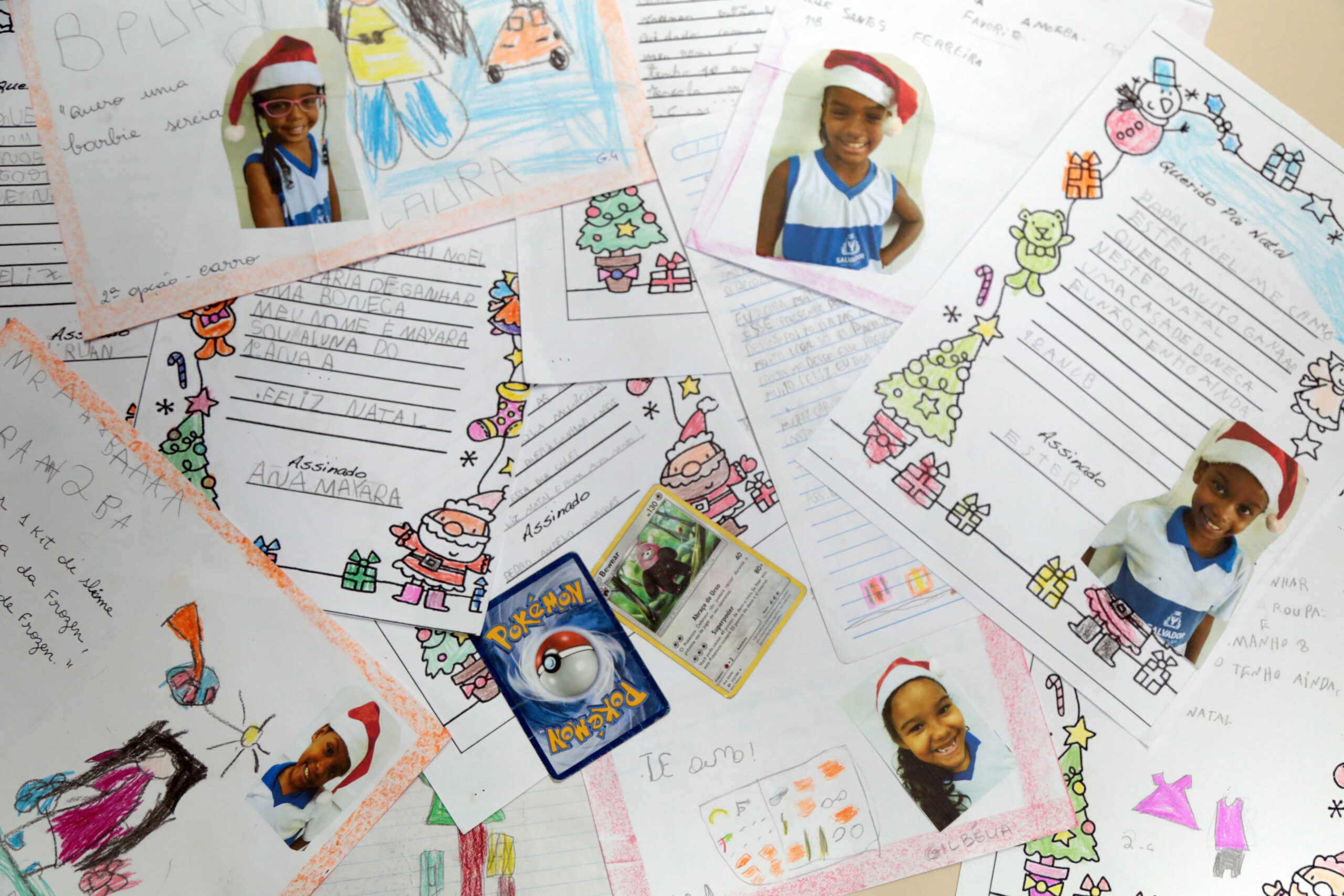 Alunos da rede municipal de Salvador escrevem cartas para Papai Noel