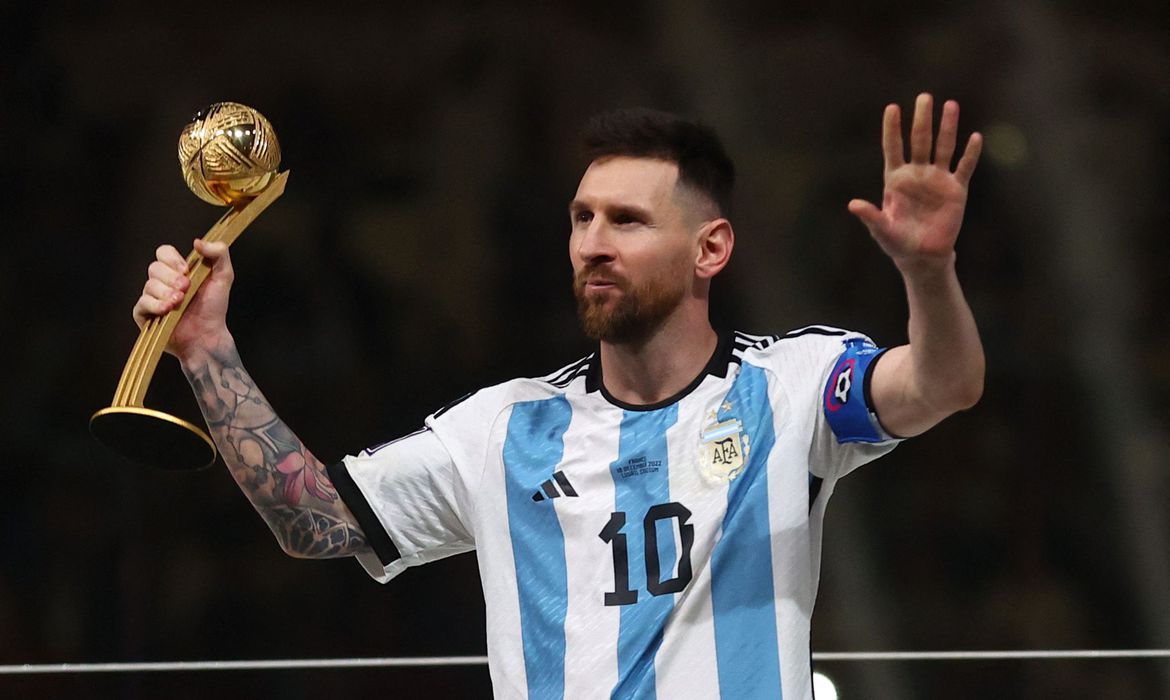 Messi é eleito craque da Copa; argentinos dominam premiação