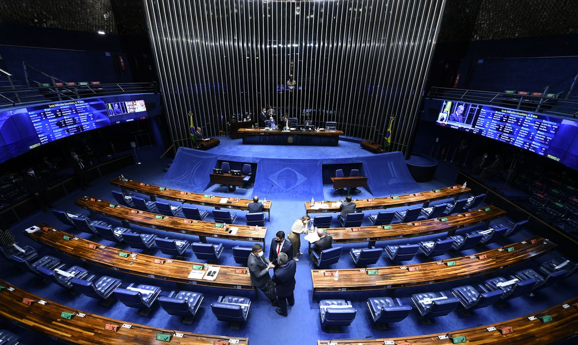 Senado aprova primeiro turno da PEC da Transição